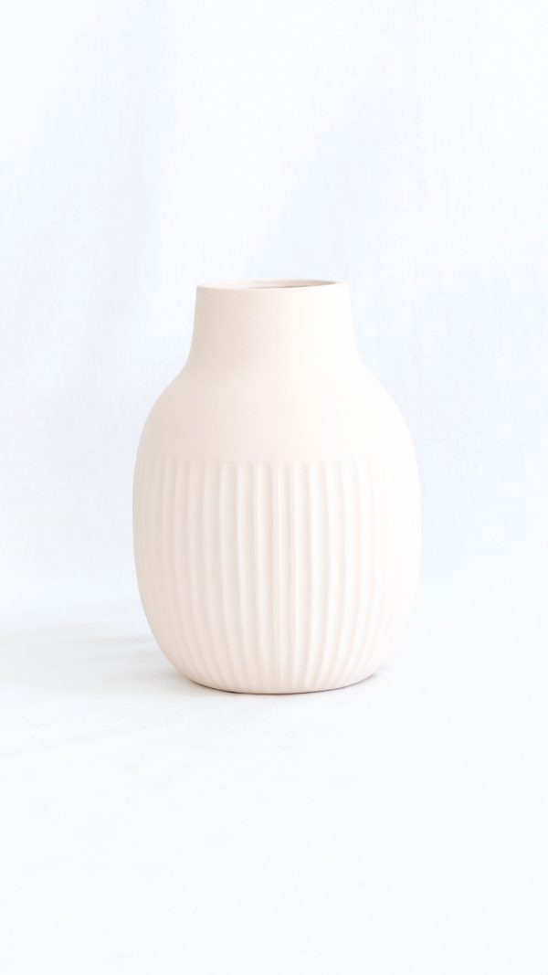 Ridged bulbous vase ivory - Image 3