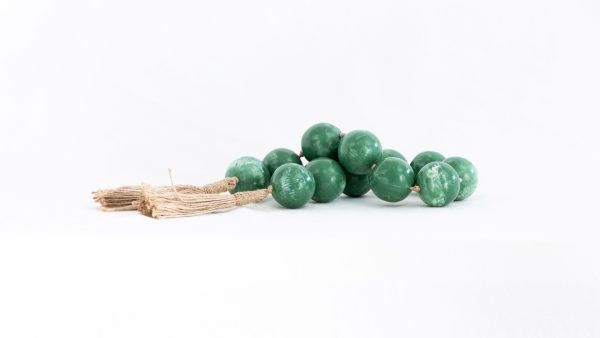 Swirled 2" Resin Beaded Garland green - Image 3